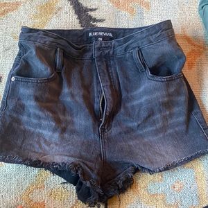 black shorts size 28